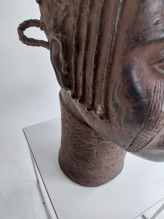 Image 1 of 1 statua africana in bronzo, Benin (Nigeria), alta 82 cm.