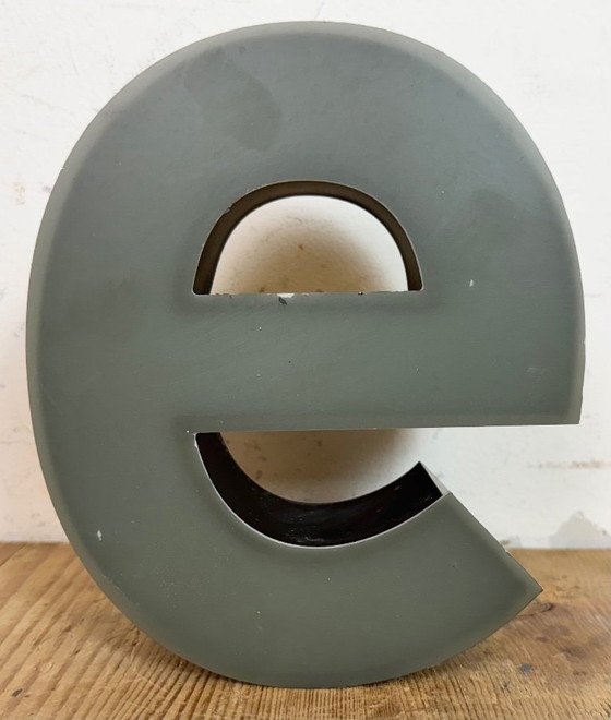 Image 1 of Lettera e illuminata grigia vintage, anni '70