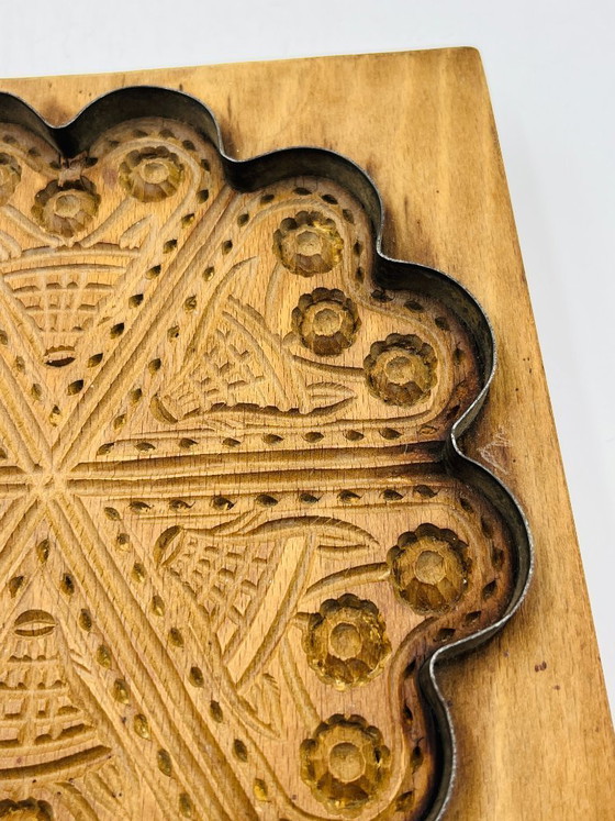 Image 1 of Moule Ancien à Massepain en Bois Sculpté 6 Cœurs Artisanat Traditionnel