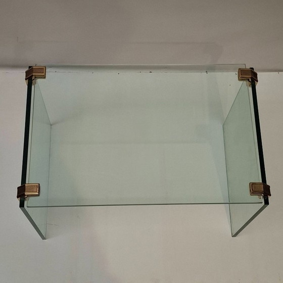 Image 1 of Table d'appoint vintage en verre et laiton
