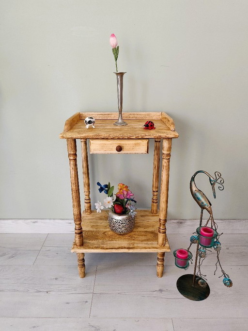 Tavolino laterale in legno massello