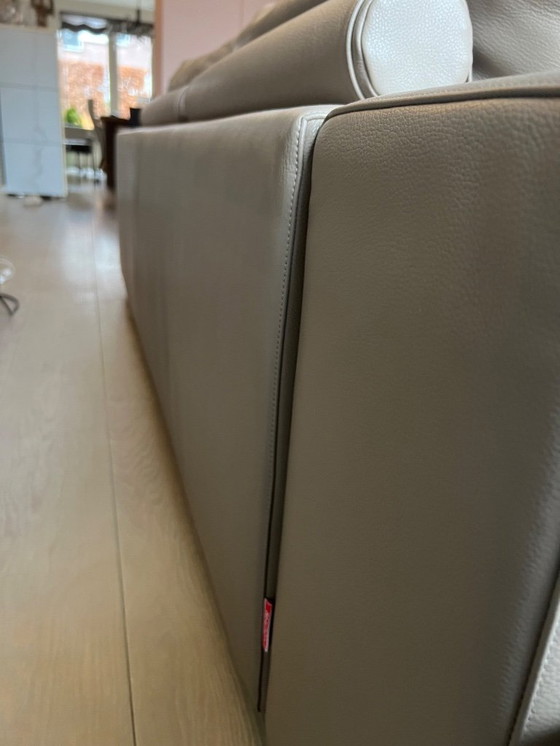 Image 1 of Divano Flexform Groundpiece con pouf - pelle tortora