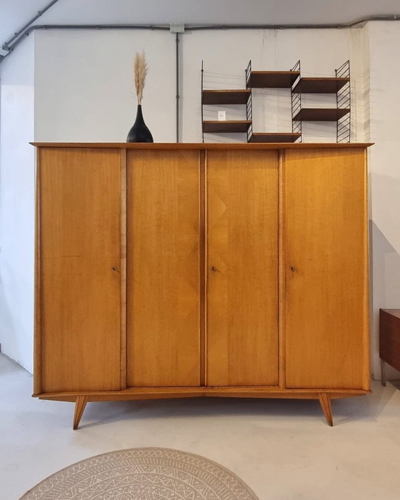 Image 1 of guardaroba di metà secolo