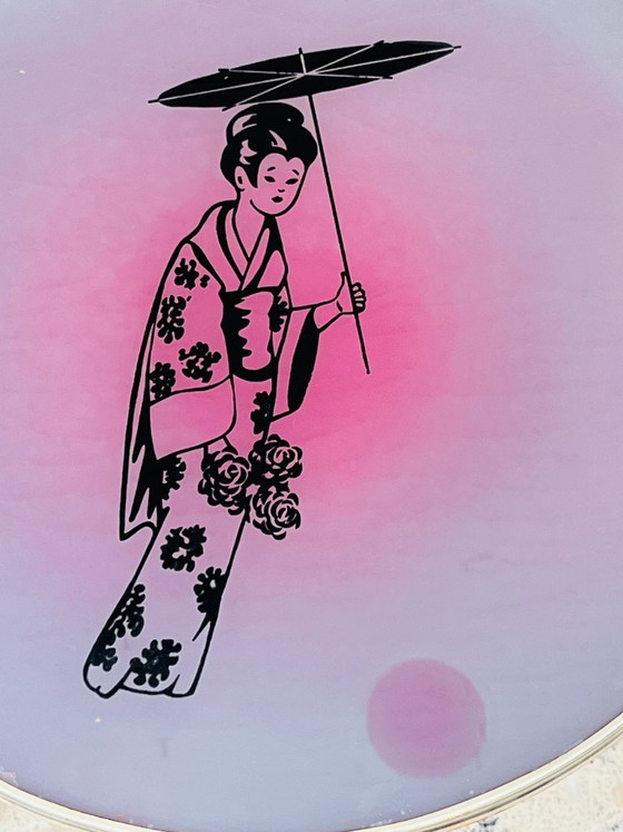 Image 1 of Tavolino vintage in stile giapponese con decorazioni a tema geisha.