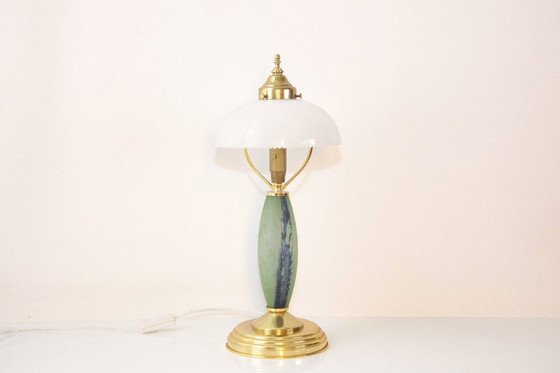 Image 1 of Tafellamp glazen kap opaal glas kunststeen messing 46cm 80s vintage