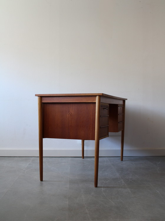 Image 1 of Scrivania vintage danese in teak