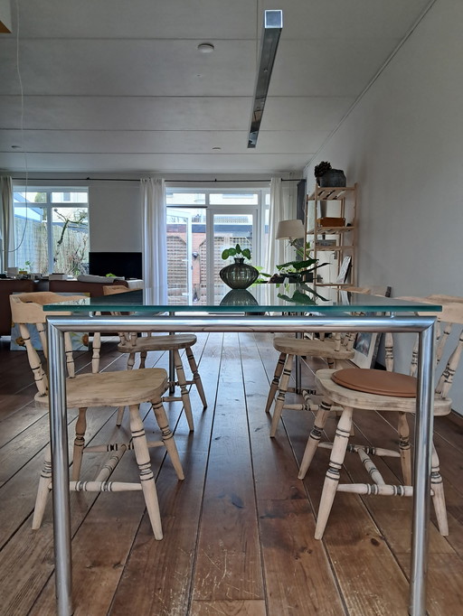 Mesa de comedor de vidrio mate de De Bijenkorf