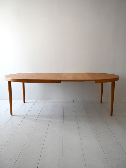 Table de salle à manger scandinave en chêne par Willy Schou Andersen