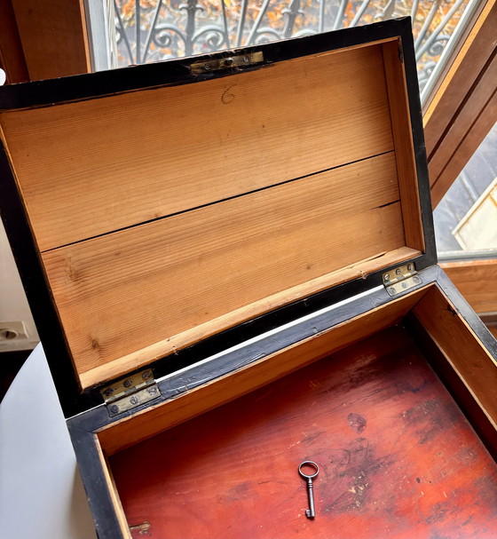 Image 1 of Große Holzkiste aus dem 19. Jahrhundert