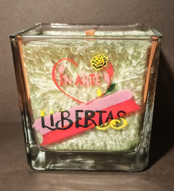 Orsa Bianca con i Suoi Cuccioli · Candela Funzionale da Collezione 1/1 Dipinta a Mano · Ispirata a Niko (photo 7 of 8)