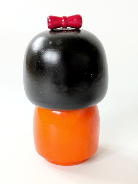 Image 1 of Vintage Japanse Kokeshi-pop | Handbeschilderd hout met herfstbladerendecoratie