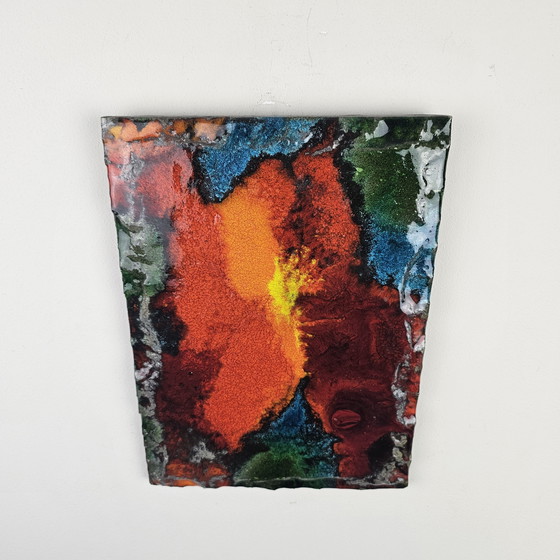 Image 1 of Targa murale antica della Germania Ovest in pietra lavica, realizzata da Vulkan Keramik / Ostara Fliesen. Colori: rosso, giallo,