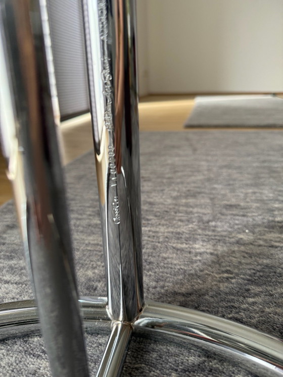 Eileen Gray Adjustable Table E1027 – Original ClassiCon – Knoll, Tables d'appoint, Chrome, Verre (photo 4 of 6)
