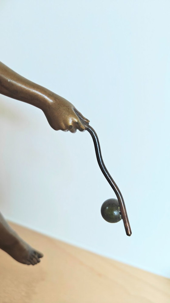 Figura de bronce Art Déco. Ninfa o bailarina desnuda. – Esculturas, Bronze, Marble (photo 5 of 8)