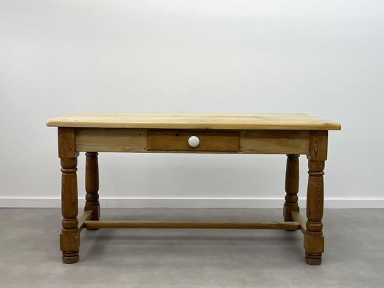 Image 1 of Landhaustisch – Rustikale, verwitterte Kiefernholzplatte