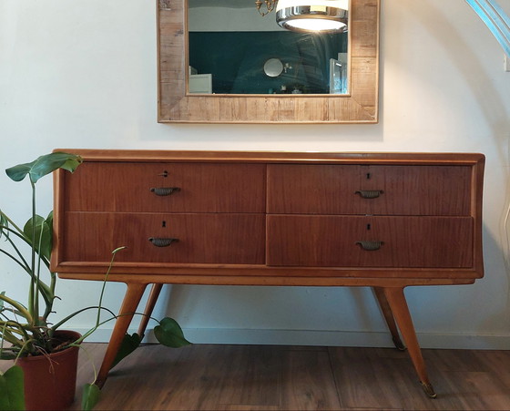 Image 1 of Maßgefertigte Kommode aus Kirschholz im Mid-Century-Stil von La Permanente