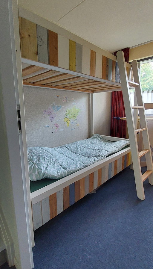 Lit superposé unique en bois