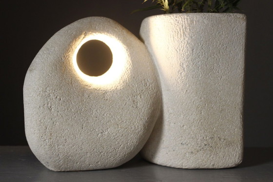 Sculptural vase lamp in carved Gard stone 1970s design Albert Tormos – Table lamps, Mid Century Modern (photo 4 of 12)