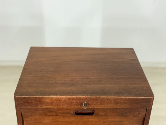 Image 1 of Commode à cylindre en teck vintage / Meuble design danois / Commode / Étagère