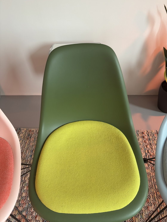 Image 1 of 4 X Vitra Eames DSR