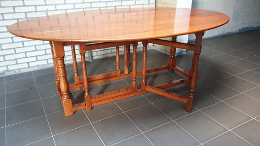 Schuitema Art Nouveau dining room hanging table