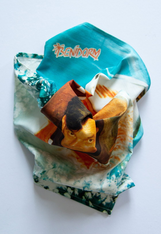 Image 1 of Original Martin Parr Geschirrtuch / 'Benidorm Shark / Autoportraits / 70 x 50cm