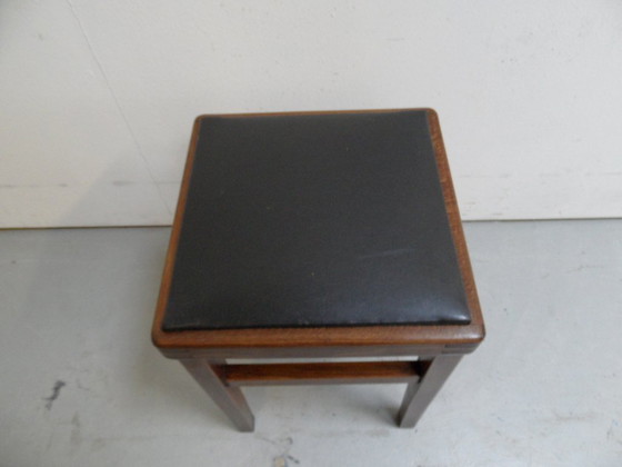 Image 1 of Vintage houten kruk