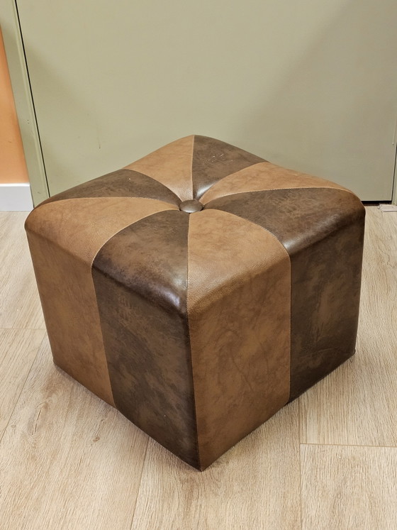 Image 1 of Pouf ottoman vintage en similicuir marron cognac