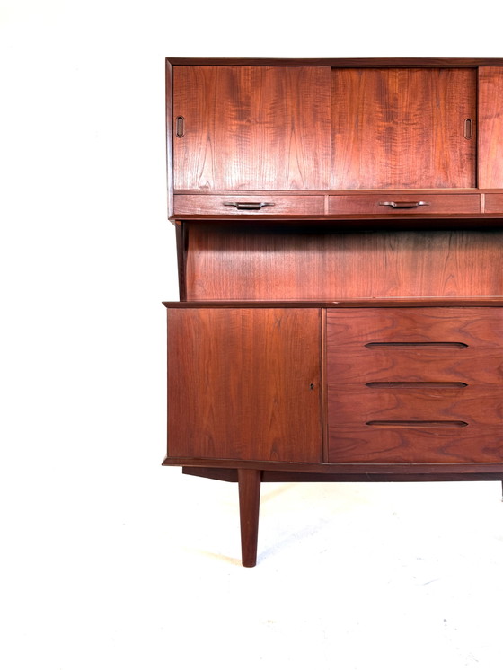 Vintage Deens teakhouten highboard, Højbjerg Møbelfabrik ‘60 – High boards, Glass, Wood (photo 3 of 12)