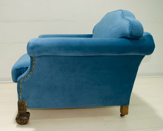 Image 1 of Paar 19e-eeuwse Neo Renaissance Eiken en Blauw Fluwelen Italiaanse Fauteuils