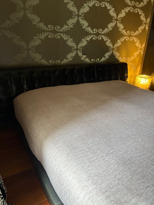 Letto Jackie Poltrona Frau, design Jean Marie Massaud 2006