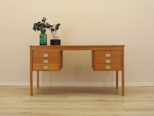 Escritorio de fresno, diseño danés, década de 1970, fabricado en Dinamarca.