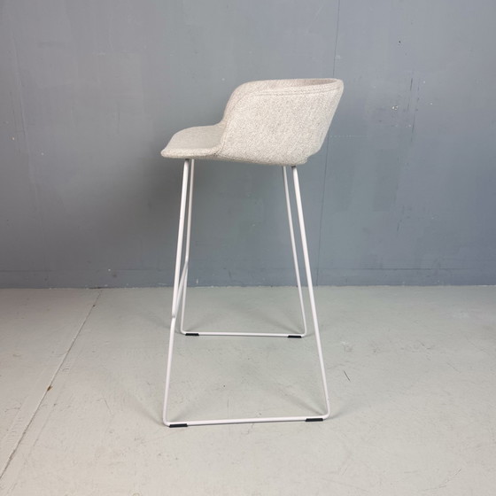 Image 1 of Pedrali Italiaans design barkruk met wollen stoffering