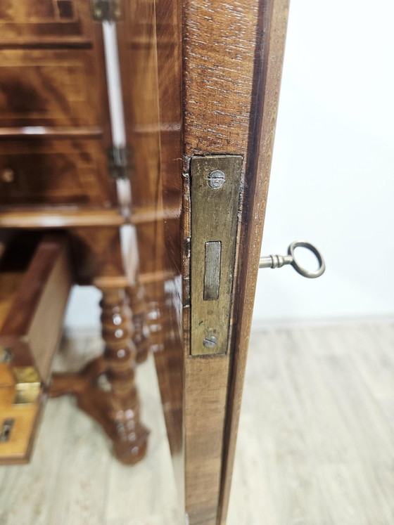 Mobile barocco in noce del XIX secolo con intarsi e gambe tornite – Credenze con vetrina, Wood, Barok (photo 26 of 29)