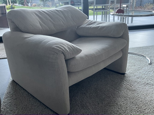 Cassina Maralunga Sessel
