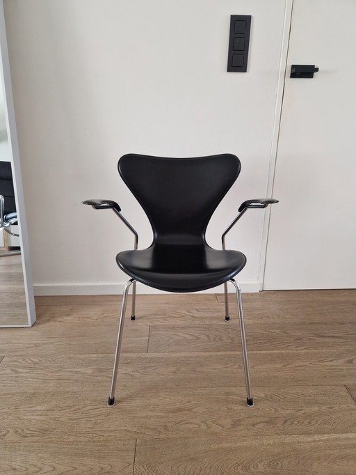 Vintage Series 7 Leather Armchair 3207 – Arne Jacobsen for Fritz Hansen