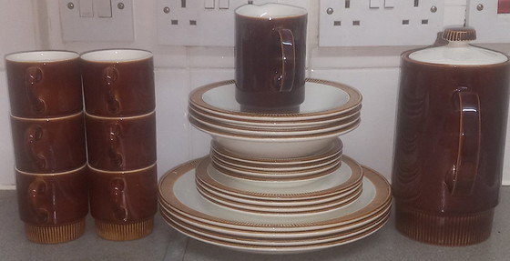 Image 1 of Ensemble de 24 pièces de poterie Poole Vintage