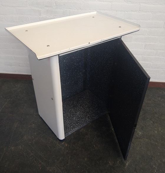 Image 1 of Vintage Geëmailleerd Kastje Van Ijzer