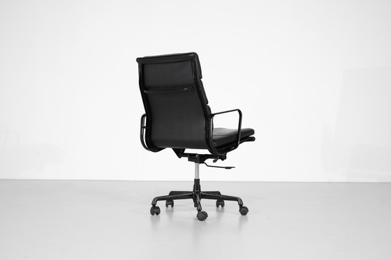 Image 1 of Soft Pad Chair "EA 219" Charles Ray Eames, USA 1969.