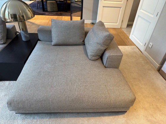 Image 1 of Minotti Hamilton bank 