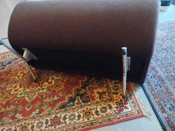 Image 1 of Sofá de tela Artifort Tara C736 con patas metálicas.