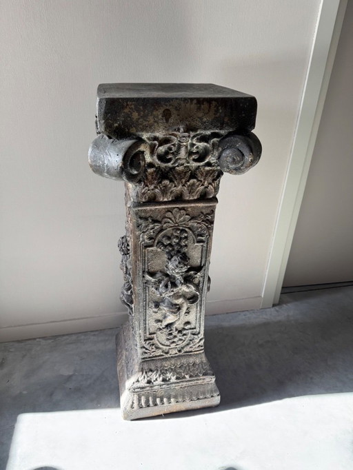 Unieke Franse Piédestalle - Zuil schitterende Patina 