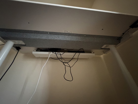 Image 1 of Vitra bureau Tyde 2