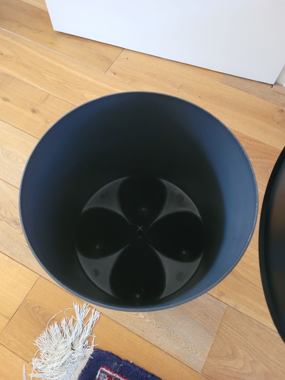 Philippe Starck Bubu 1er stool / side table XO – anthracite – Plastic (photo 4 of 5)