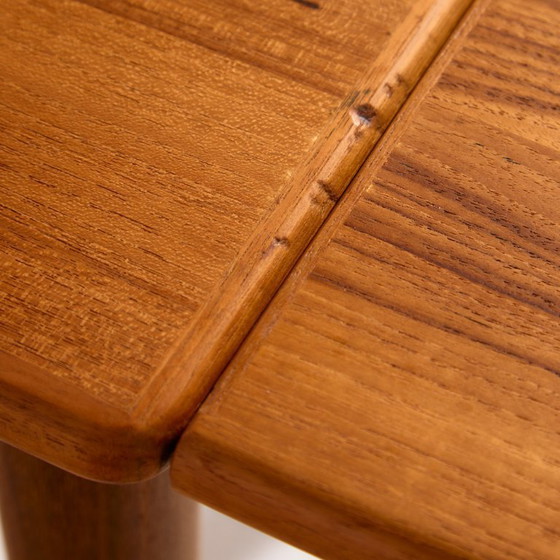 Image 1 of MK9798 Table de salle à manger en teck restaurée