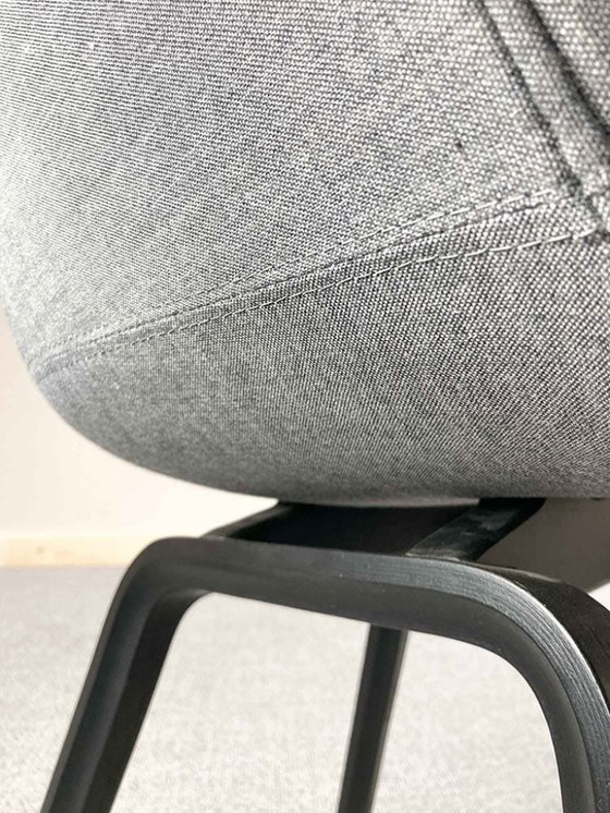 Image 1 of Hay Aac23 Meeting Chair