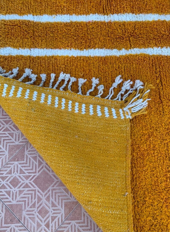 Handgemaakt traditioneel Beni Ouraine-tapijt – Alberto Bazzani, Vloerkleden en tapijten, Wool (photo 4 of 8)