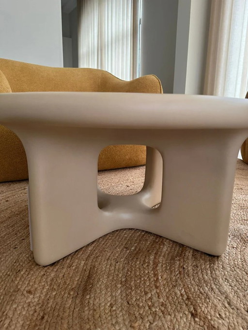 Table basse Onomo en pierre de boue