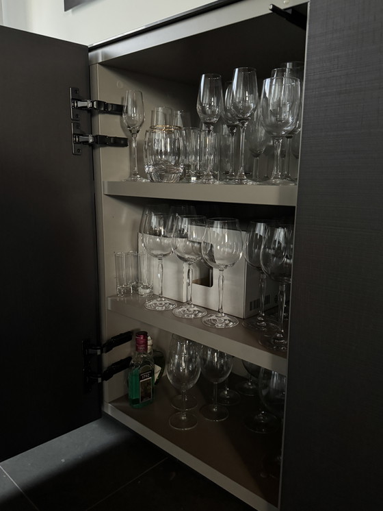 Image 1 of Buffet Ligne Roset, 4 portes, chêne anthracite, plateau en verre satiné