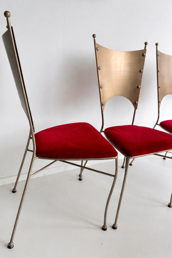 Image 1 of Sedie di design di Andy Thornton – velluto rosso e bronzo ramato (set)